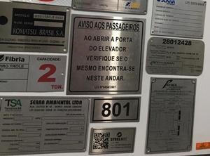 Placa de Aluminio em Baixo Relevo